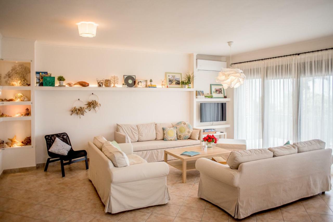 Oikia Eleanthi - Beachfront Garden Home! Μύτικας Εξωτερικό φωτογραφία