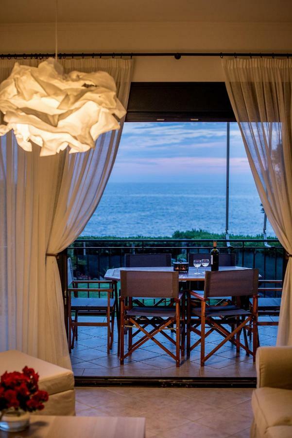 Oikia Eleanthi - Beachfront Garden Home! Μύτικας Εξωτερικό φωτογραφία